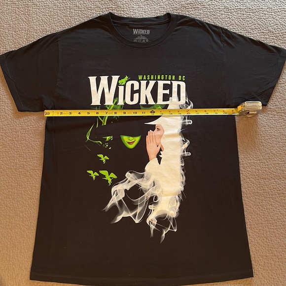 Official Washington DC Wicked Broadway Musical T-shirt - Picture 4 of 4